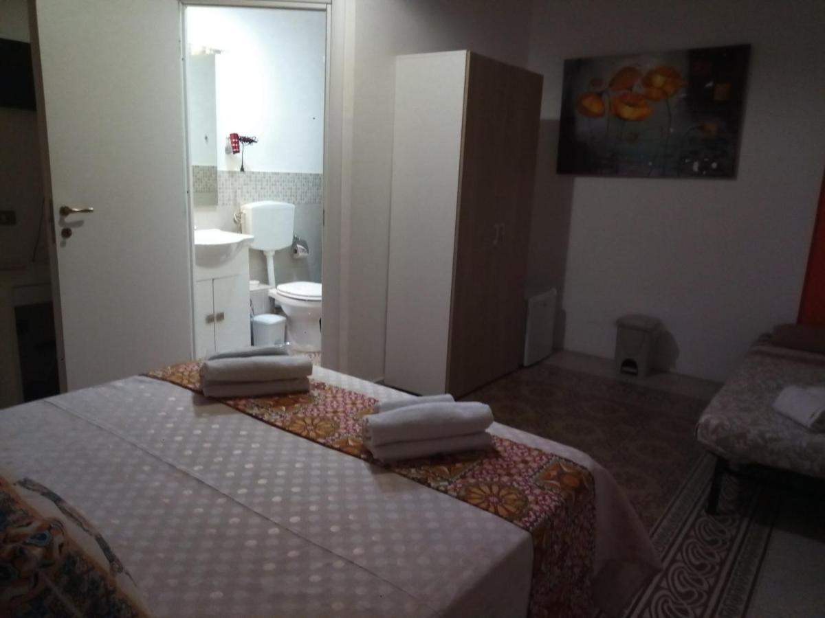 Locami Palermo Centro Rooms Exterior foto